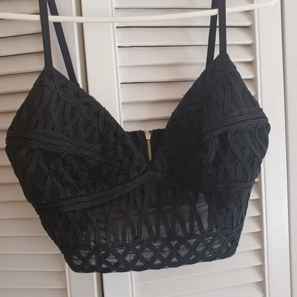 Bebe crop top with a zipper in back